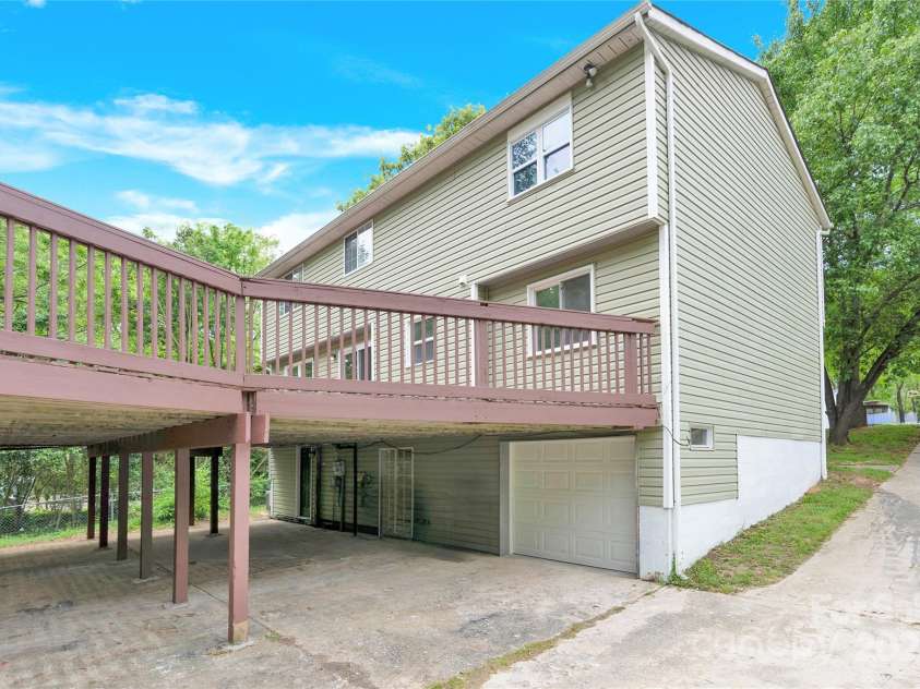 9106 Nash Avenue, Charlotte, NC 28213.  MLS# CAR4208339, YatesRealty ID 18390. 