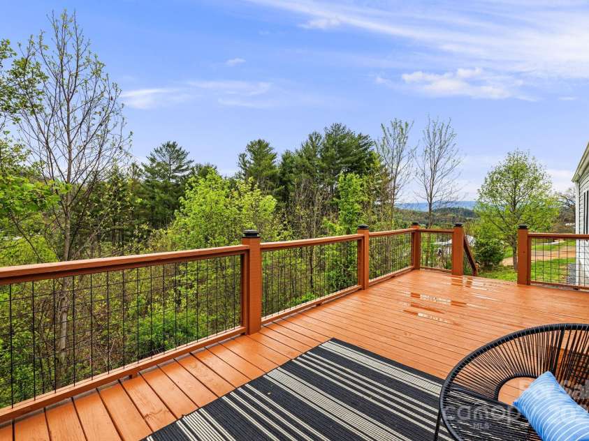 120 Simonds Ridge, Canton, NC 28716.  MLS# CAR4251193, YatesRealty ID 18392. 