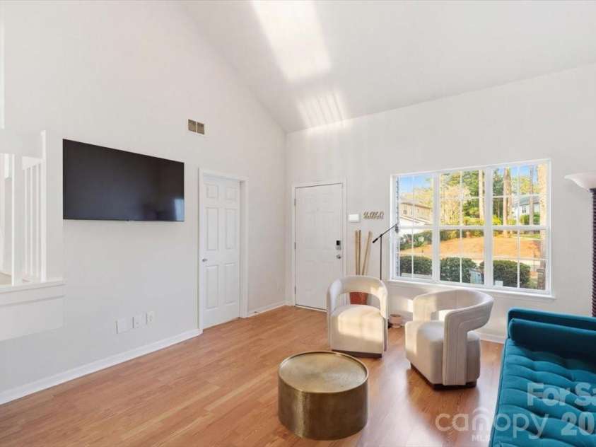 6475 Saint Bernard Way, Charlotte, NC 28269.  MLS# CAR4360969, YatesRealty ID 18392. 