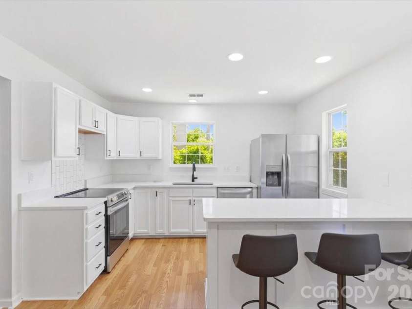 6475 Saint Bernard Way, Charlotte, NC 28269.  MLS# CAR4360969, YatesRealty ID 18392. 