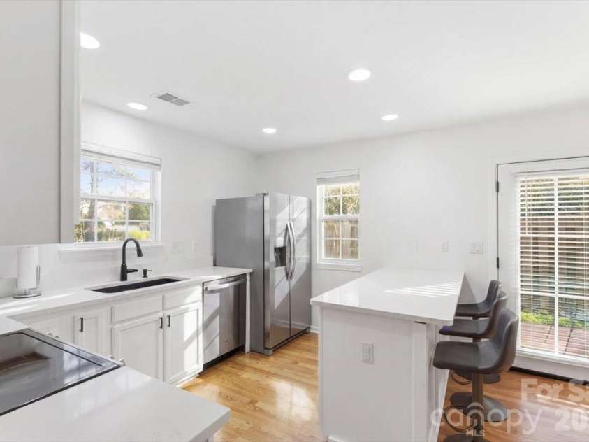6475 Saint Bernard Way, Charlotte, NC 28269.  MLS# CAR4360969, YatesRealty ID 18392. 
