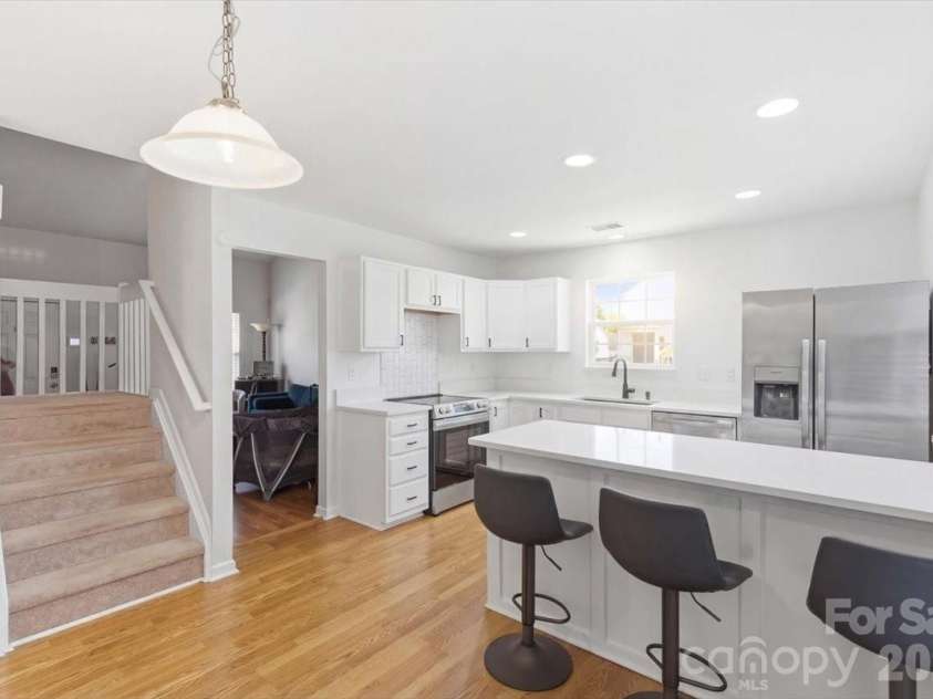 6475 Saint Bernard Way, Charlotte, NC 28269.  MLS# CAR4360969, YatesRealty ID 18392. 