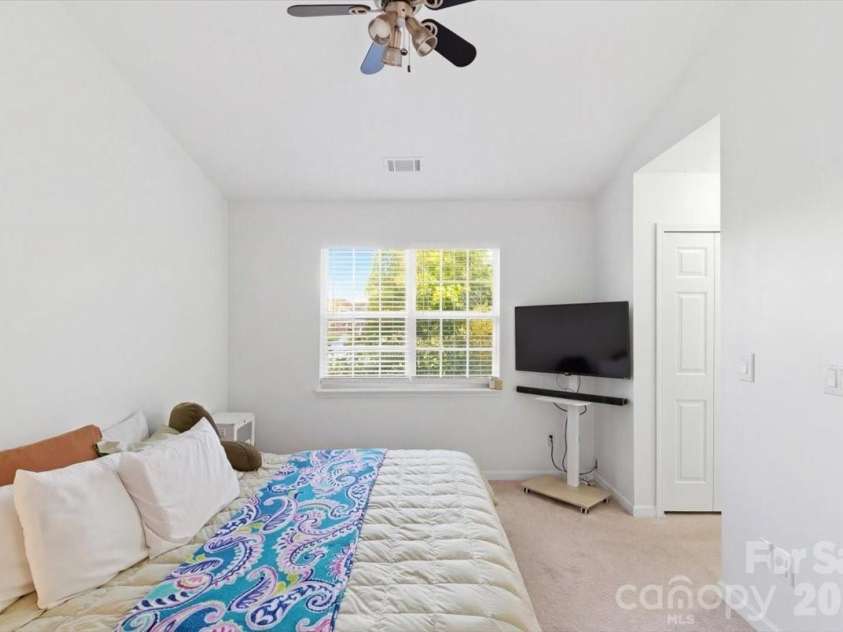 6475 Saint Bernard Way, Charlotte, NC 28269.  MLS# CAR4360969, YatesRealty ID 18392. 