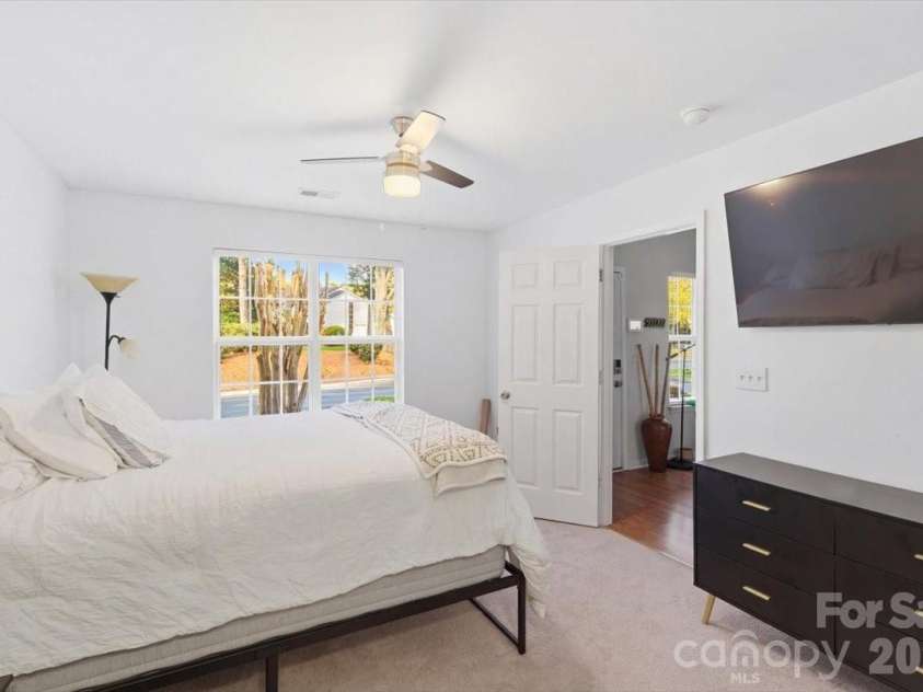 6475 Saint Bernard Way, Charlotte, NC 28269.  MLS# CAR4360969, YatesRealty ID 18392. 