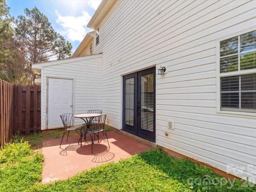 6475 Saint Bernard Way, Charlotte, NC 28269.  MLS# CAR4360969, YatesRealty ID 18392. 