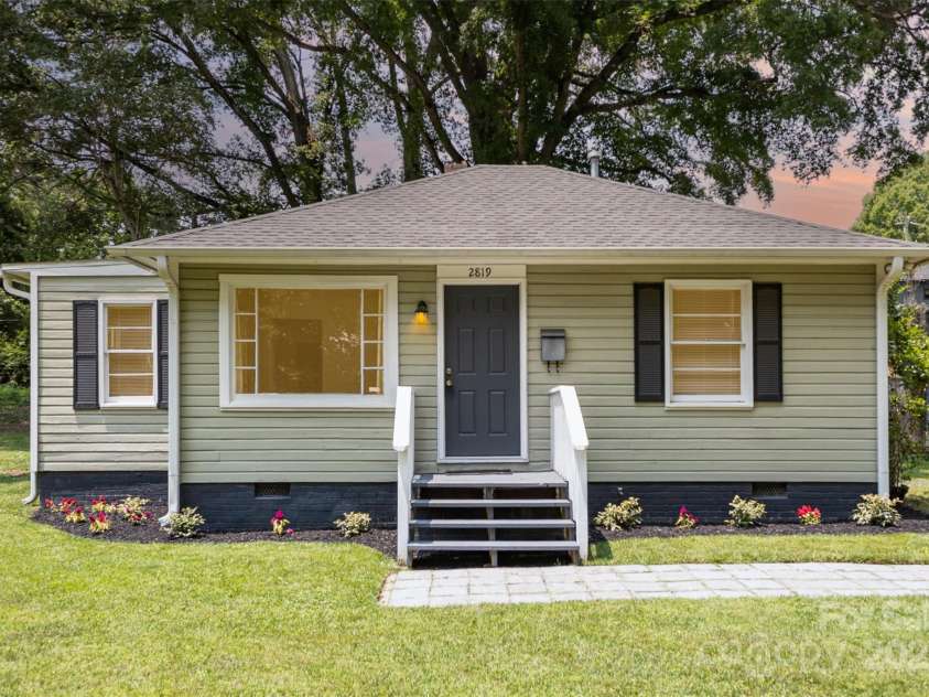 2819 Georgia Avenue, Charlotte, NC 28205.  MLS# CAR4266424, YatesRealty ID 18393. 
