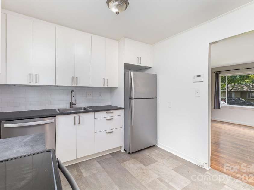 2819 Georgia Avenue, Charlotte, NC 28205.  MLS# CAR4266424, YatesRealty ID 18393. 