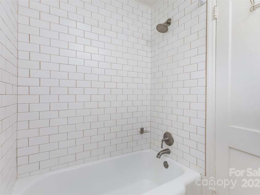 2819 Georgia Avenue, Charlotte, NC 28205.  MLS# CAR4266424, YatesRealty ID 18393. 