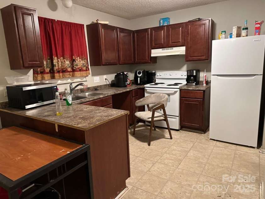 7539 Holly Grove Court, Charlotte, NC 28227.  MLS# CAR4248661, YatesRealty ID 18394. 