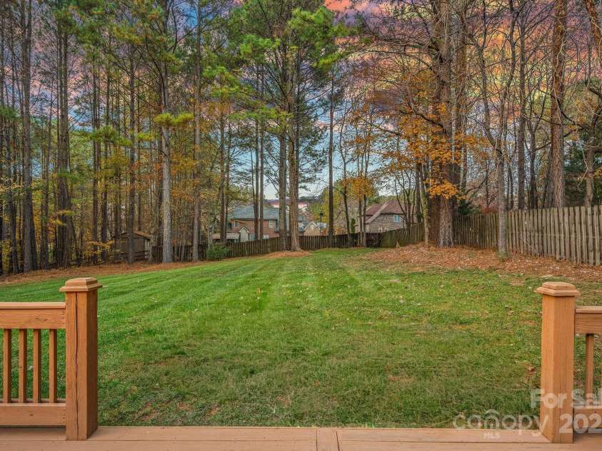 255 Honeysuckle Creek Loop, Mooresville, NC 28117.  MLS# CAR4322841, YatesRealty ID 18396. 