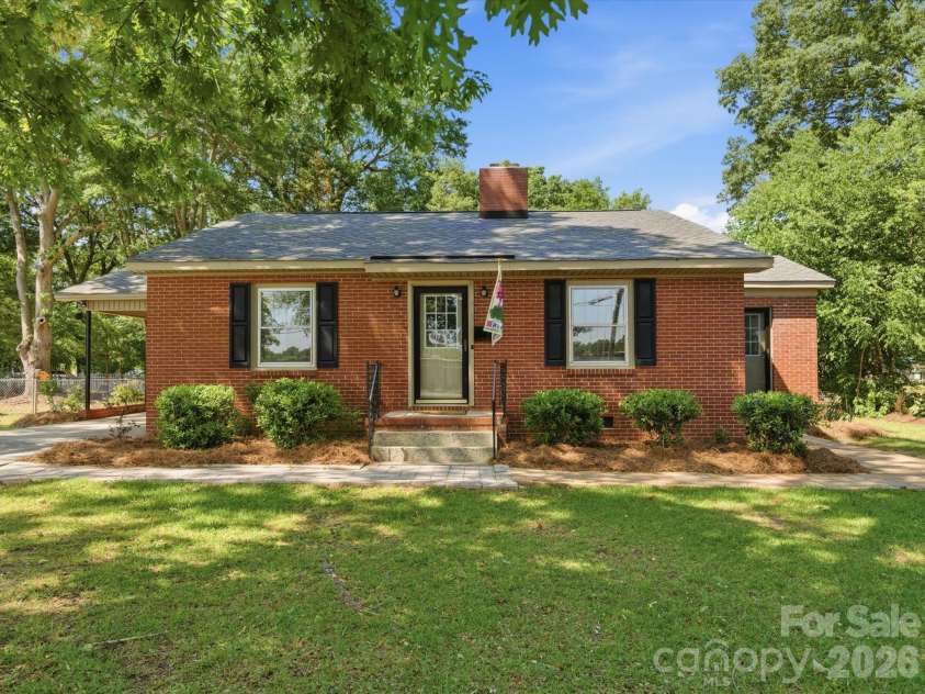 419 Knox Street, Clover, SC 29710.  MLS# CAR4374008, YatesRealty ID 18396. 