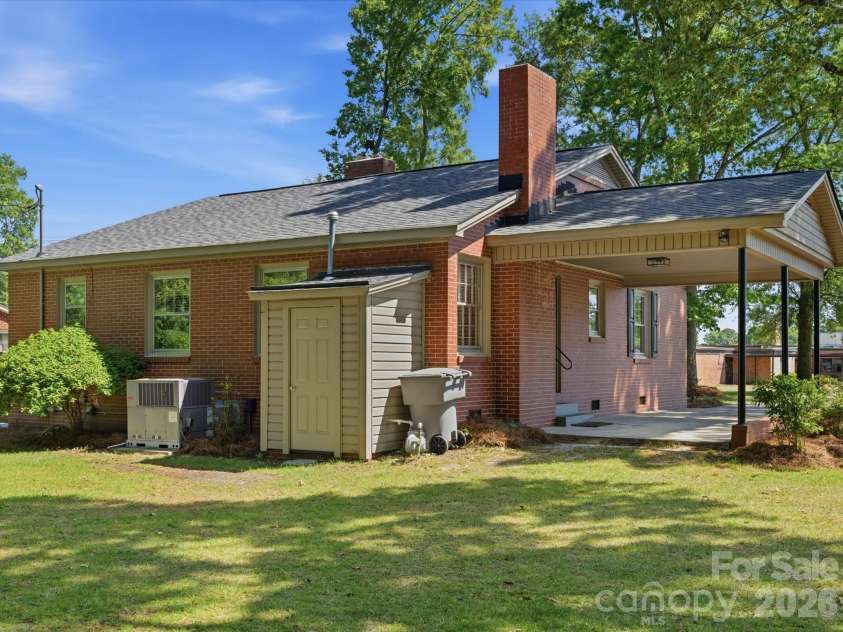 419 Knox Street, Clover, SC 29710.  MLS# CAR4374008, YatesRealty ID 18396. 