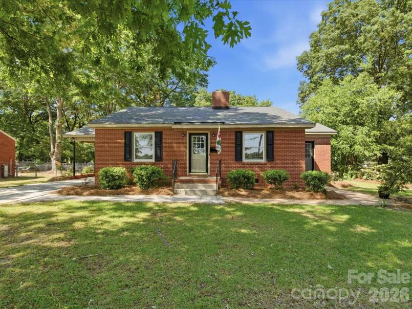 419 Knox Street, Clover, SC 29710.  MLS# CAR4374008, YatesRealty ID 18396. 
