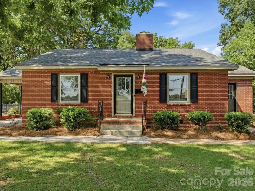 419 Knox Street, Clover, SC 29710.  MLS# CAR4374008, YatesRealty ID 18396. 
