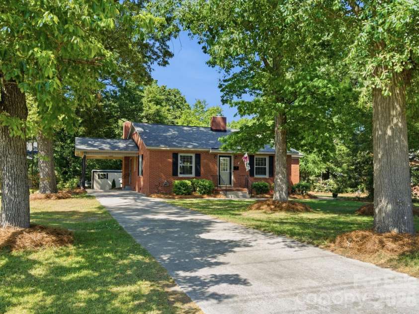 419 Knox Street, Clover, SC 29710.  MLS# CAR4374008, YatesRealty ID 18396. 
