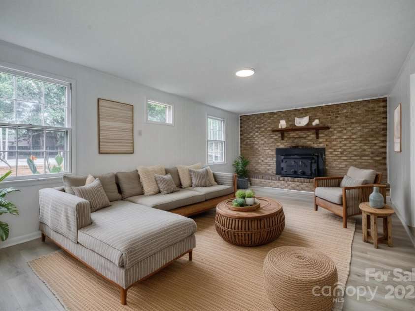 1500 19th Avenue Place, Hickory, NC 28601.  MLS# CAR4292970, YatesRealty ID 18399. 