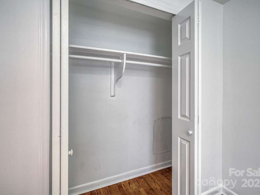 1500 19th Avenue Place, Hickory, NC 28601.  MLS# CAR4292970, YatesRealty ID 18399. 