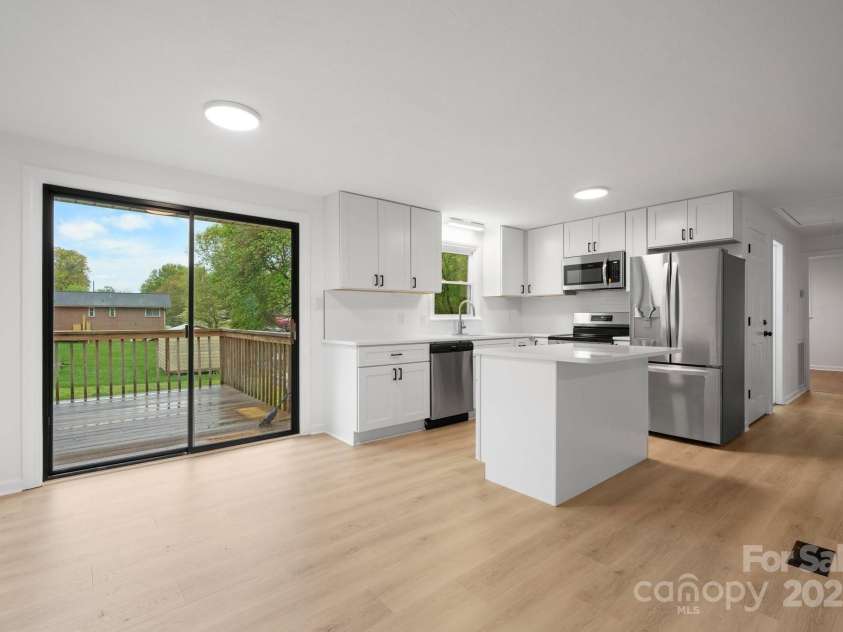 1500 19th Avenue Place, Hickory, NC 28601.  MLS# CAR4329240, YatesRealty ID 18399. 