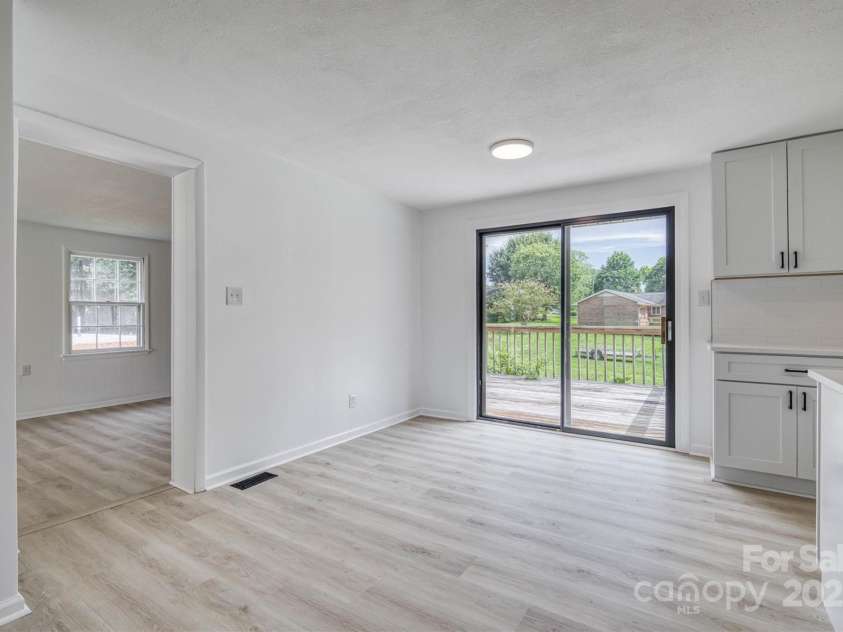 1500 19th Avenue Place, Hickory, NC 28601.  MLS# CAR4329240, YatesRealty ID 18399. 