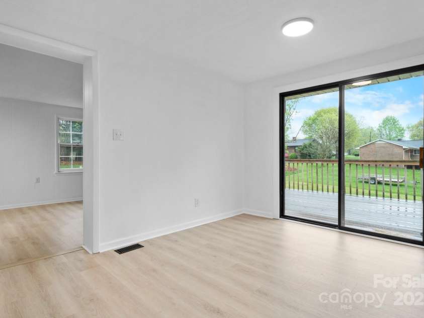 1500 19th Avenue Place, Hickory, NC 28601.  MLS# CAR4329240, YatesRealty ID 18399. 