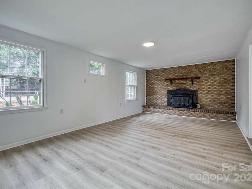 1500 19th Avenue Place, Hickory, NC 28601.  MLS# CAR4329240, YatesRealty ID 18399. 