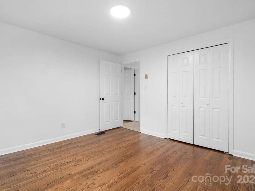 1500 19th Avenue Place, Hickory, NC 28601.  MLS# CAR4329240, YatesRealty ID 18399. 