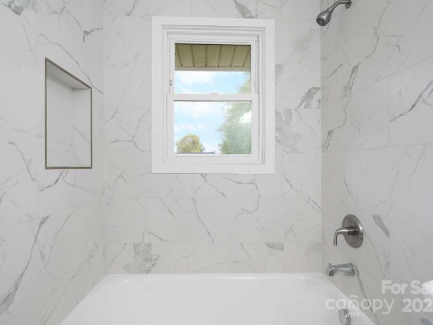 1500 19th Avenue Place, Hickory, NC 28601.  MLS# CAR4329240, YatesRealty ID 18399. 