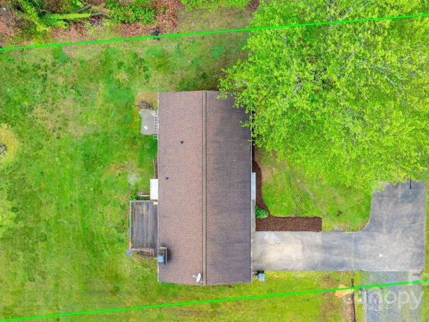 1500 19th Avenue Place, Hickory, NC 28601.  MLS# CAR4329240, YatesRealty ID 18399. 