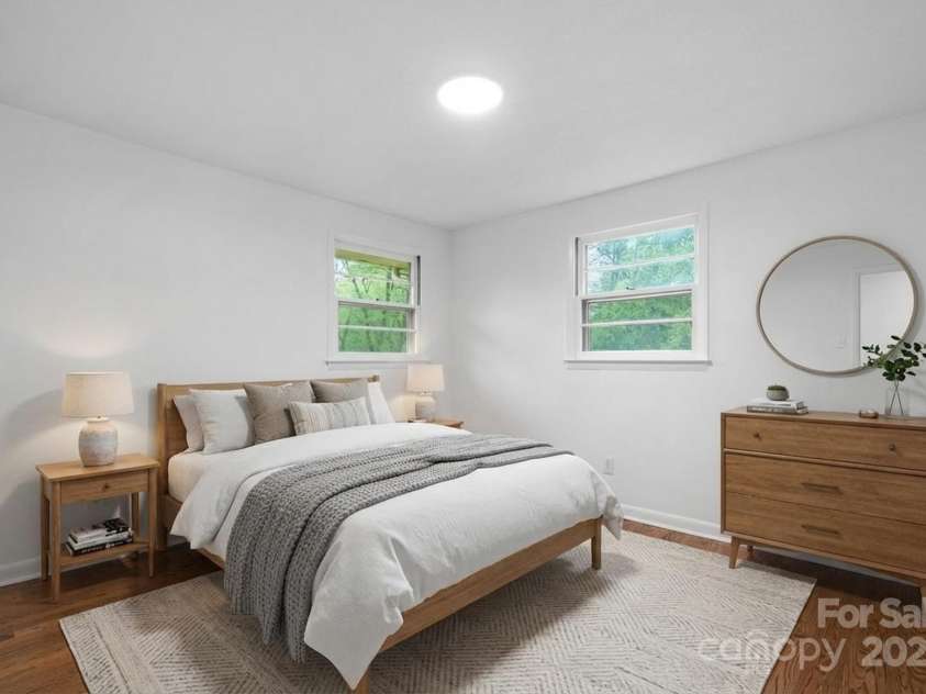 1500 19th Avenue Place, Hickory, NC 28601.  MLS# CAR4329240, YatesRealty ID 18399. 