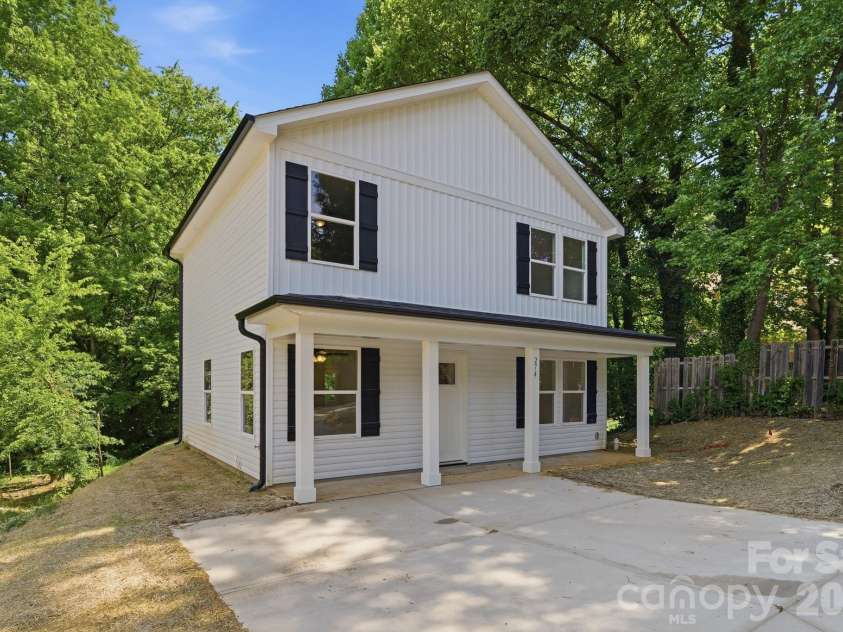 274 Bellhaven Place, Concord, NC 28027.  MLS# CAR4369397, YatesRealty ID 18399. Welcome!
