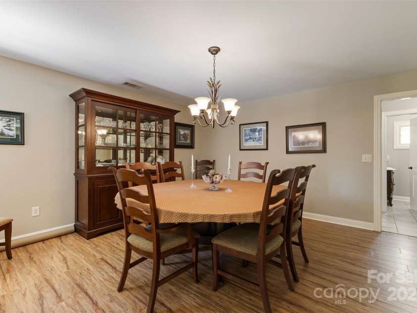 1114 Sunset Lane, Anderson, SC 29626.  MLS# CAR4206180, YatesRealty ID 1840. 