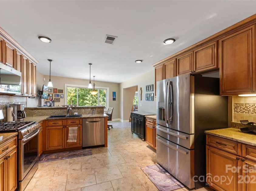 1114 Sunset Lane, Anderson, SC 29626.  MLS# CAR4206180, YatesRealty ID 1840. 