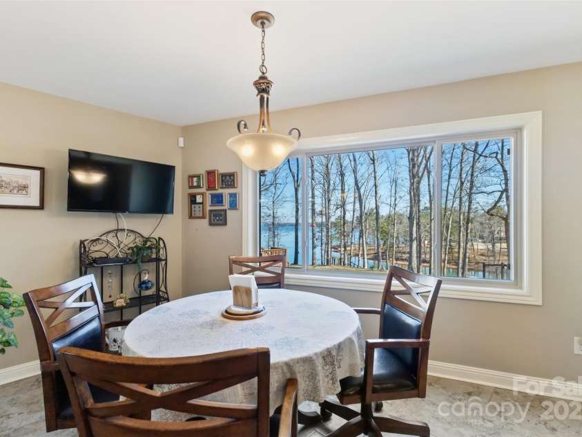 1114 Sunset Lane, Anderson, SC 29626.  MLS# CAR4206180, YatesRealty ID 1840. 