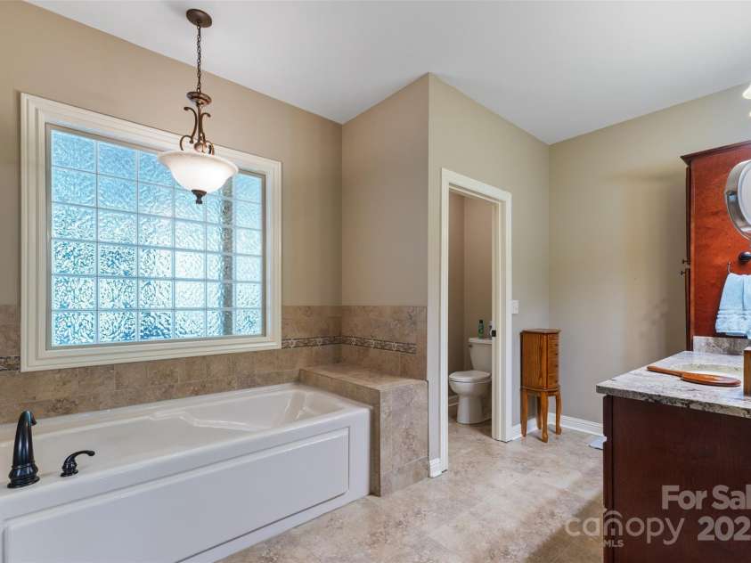 1114 Sunset Lane, Anderson, SC 29626.  MLS# CAR4206180, YatesRealty ID 1840. 