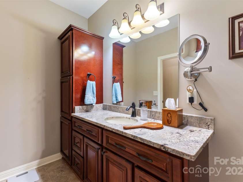 1114 Sunset Lane, Anderson, SC 29626.  MLS# CAR4206180, YatesRealty ID 1840. 