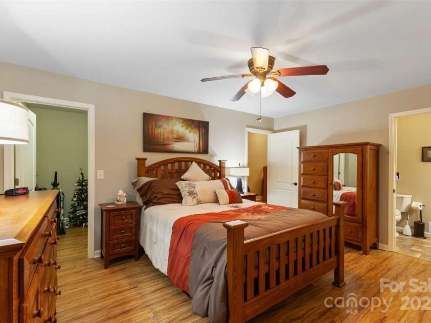 1114 Sunset Lane, Anderson, SC 29626.  MLS# CAR4206180, YatesRealty ID 1840. 