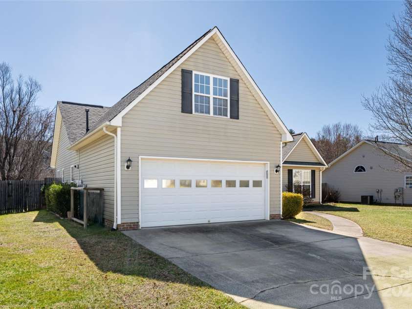 176 Running Briar Road, Fletcher, NC 28732.  MLS# CAR4203748, YatesRealty ID 18400. 