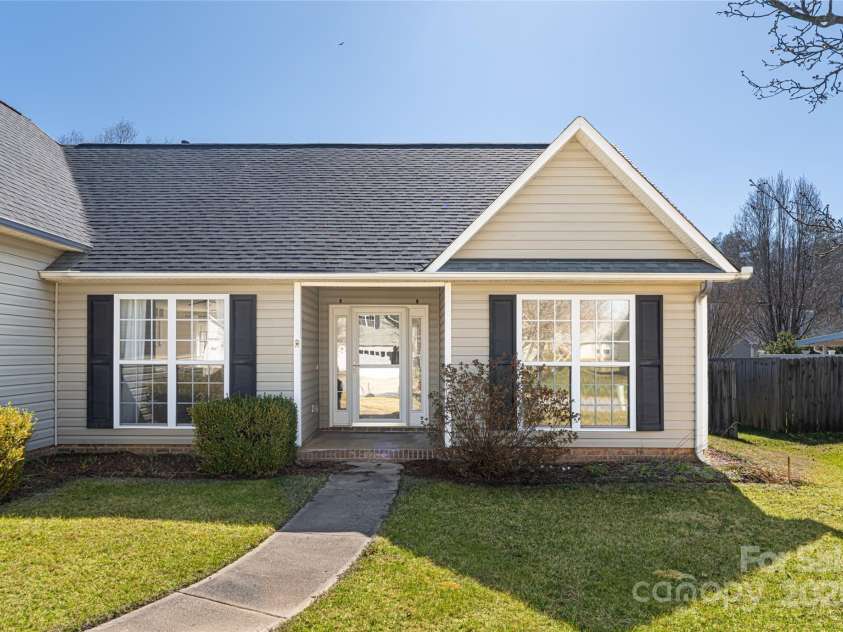 176 Running Briar Road, Fletcher, NC 28732.  MLS# CAR4203748, YatesRealty ID 18400. 