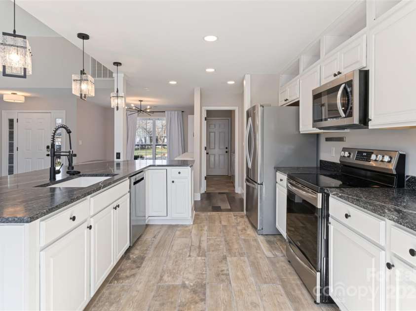 176 Running Briar Road, Fletcher, NC 28732.  MLS# CAR4203748, YatesRealty ID 18400. 