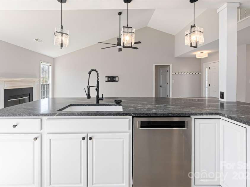 176 Running Briar Road, Fletcher, NC 28732.  MLS# CAR4203748, YatesRealty ID 18400. 