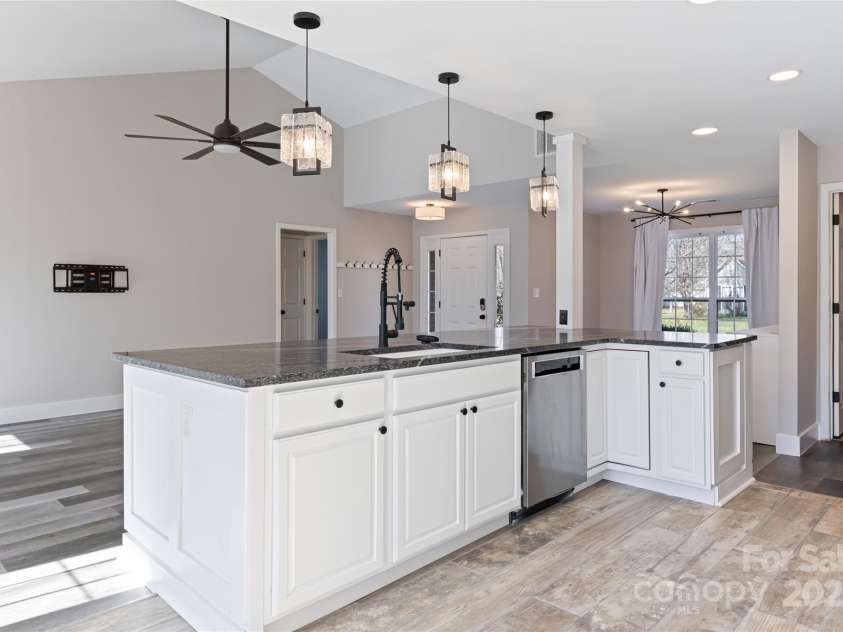 176 Running Briar Road, Fletcher, NC 28732.  MLS# CAR4203748, YatesRealty ID 18400. 