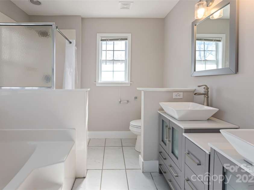 176 Running Briar Road, Fletcher, NC 28732.  MLS# CAR4203748, YatesRealty ID 18400. 