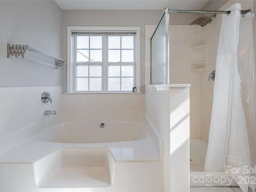 176 Running Briar Road, Fletcher, NC 28732.  MLS# CAR4203748, YatesRealty ID 18400. 