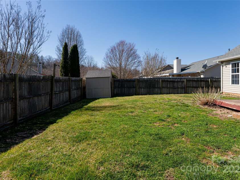 176 Running Briar Road, Fletcher, NC 28732.  MLS# CAR4203748, YatesRealty ID 18400. 