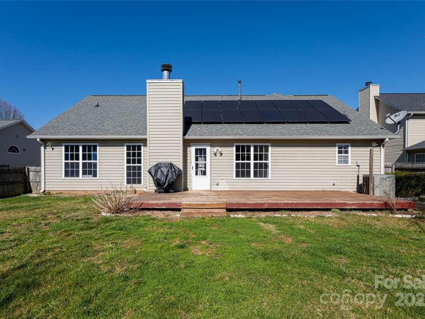 176 Running Briar Road, Fletcher, NC 28732.  MLS# CAR4203748, YatesRealty ID 18400. 
