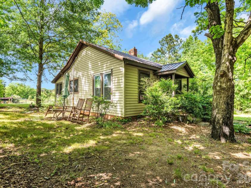 3240 Innes Street, Salisbury, NC 28144.  MLS# CAR4377301, YatesRealty ID 18400. 