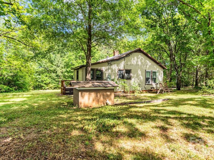 3240 Innes Street, Salisbury, NC 28144.  MLS# CAR4377301, YatesRealty ID 18400. 