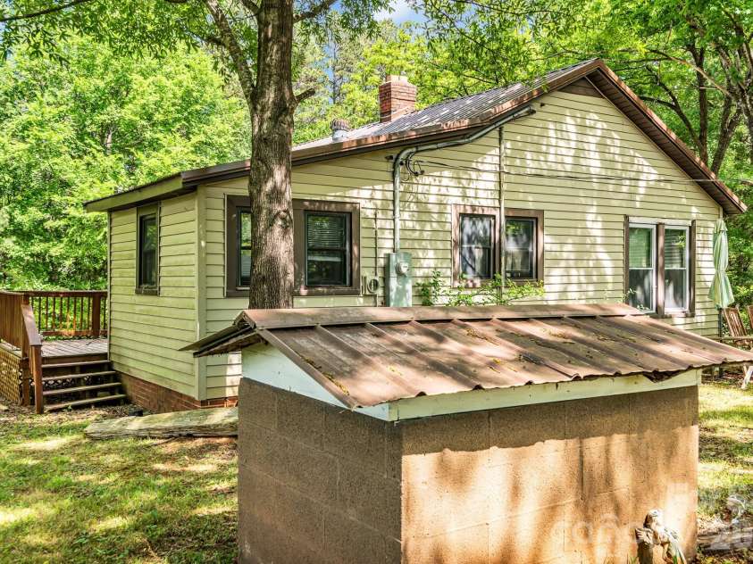 3240 Innes Street, Salisbury, NC 28144.  MLS# CAR4377301, YatesRealty ID 18400. 