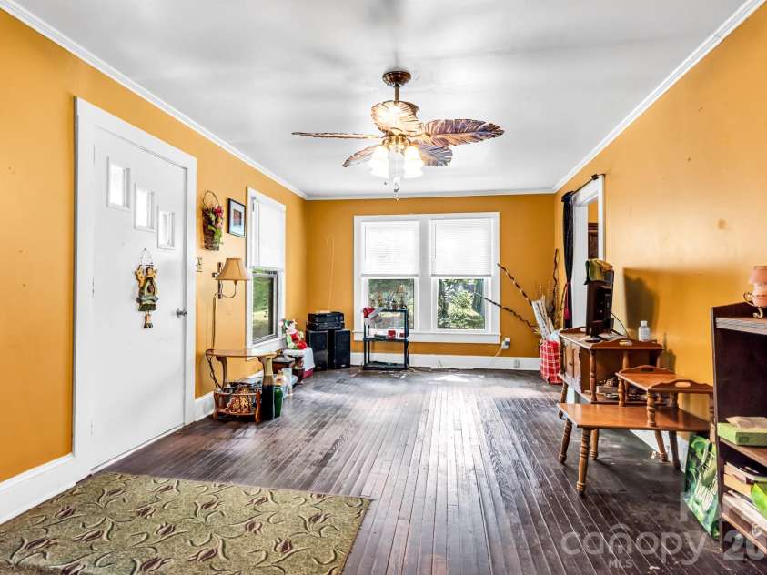 3240 Innes Street, Salisbury, NC 28144.  MLS# CAR4377301, YatesRealty ID 18400. 