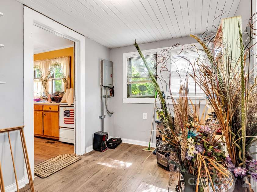 3240 Innes Street, Salisbury, NC 28144.  MLS# CAR4377301, YatesRealty ID 18400. 